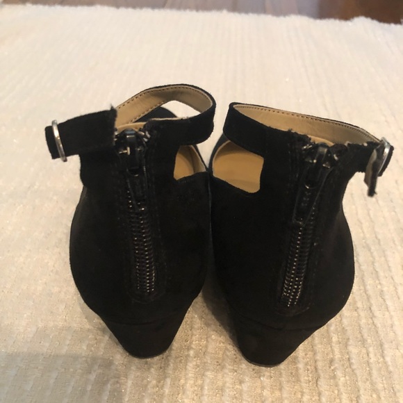 Black suede wedge heels with zipper sz 7 - Picture 2 of 3